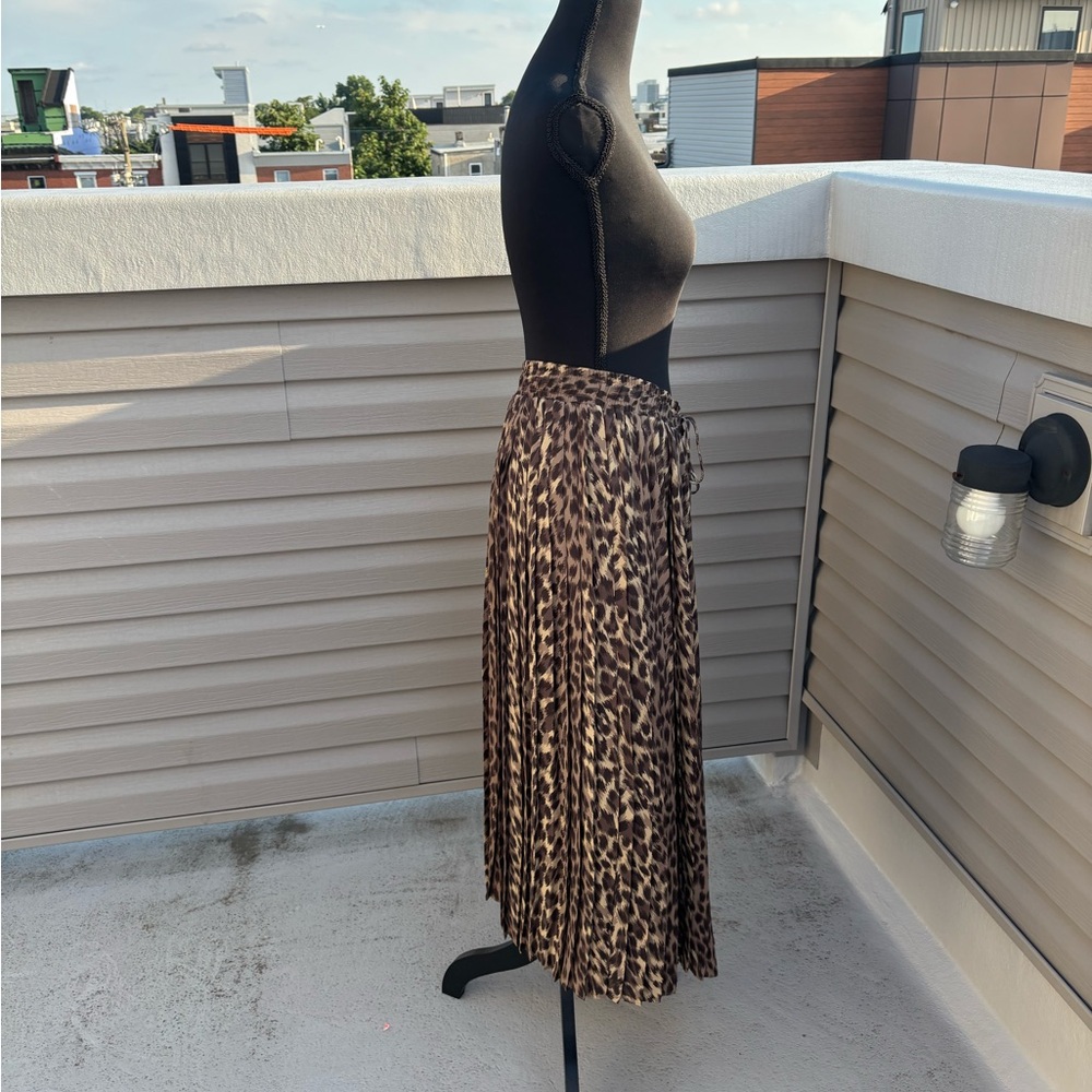 Banana Republic Leopard Print Pleated Midi Skirt - Picture 3 of 7